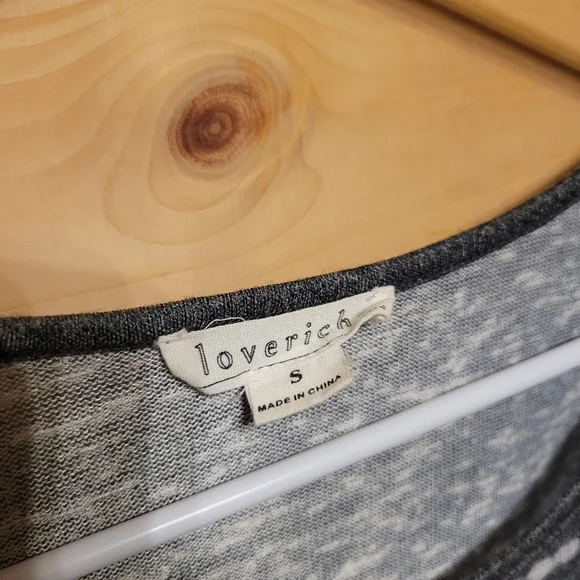 LOVERICHE womans size Small grey and white long sleeve scoop neck flowy fit - Picture 4 of 5